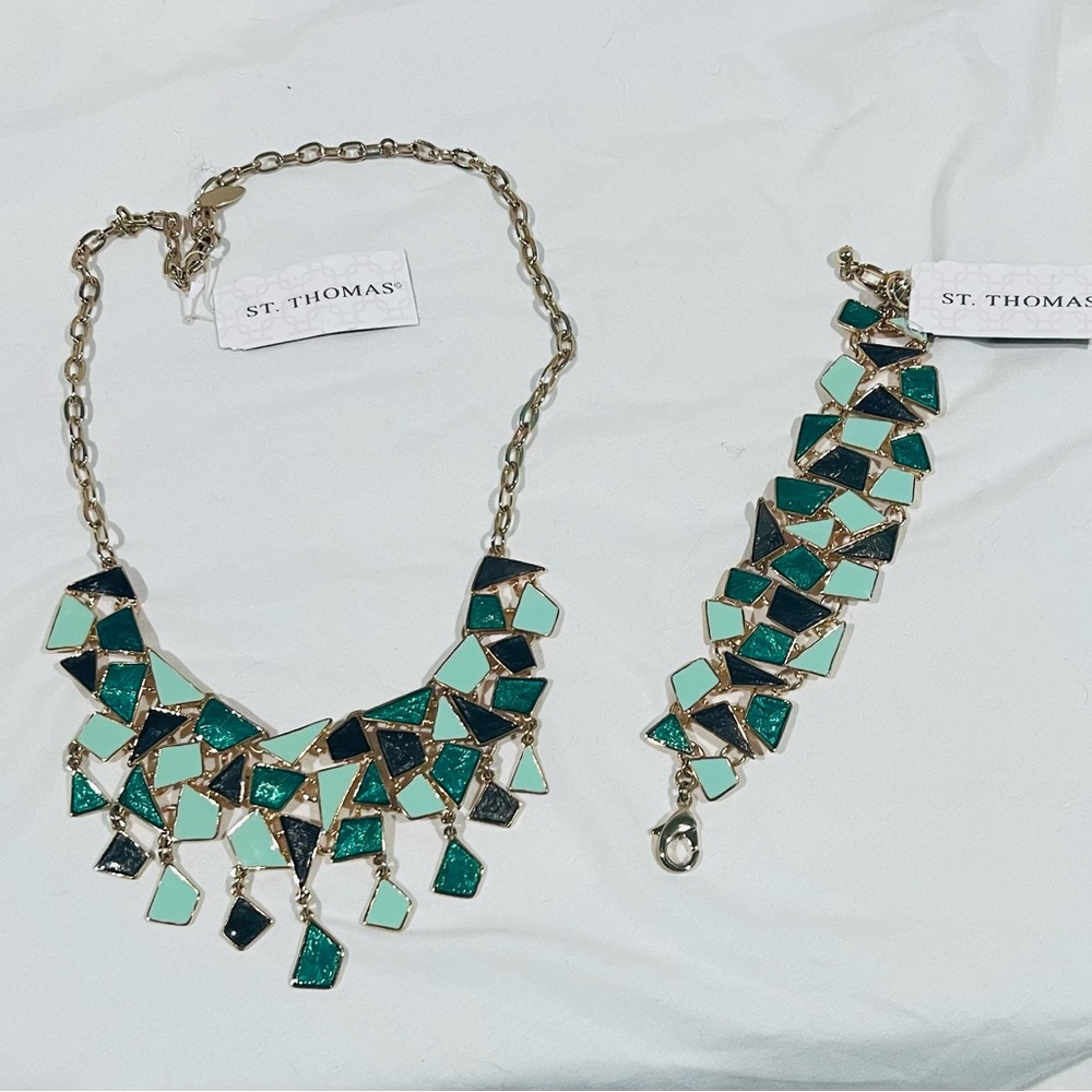 St Thomas Matching Gold Necklace & Bracelet Set